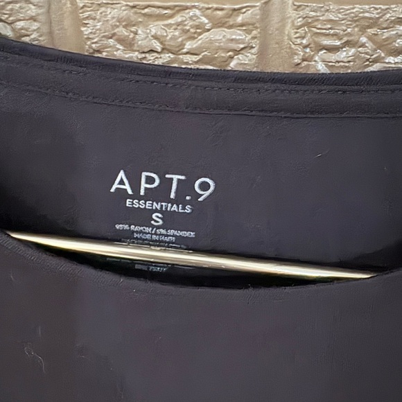 Apt. 9 Essentials Black Top - Picture 2 of 2